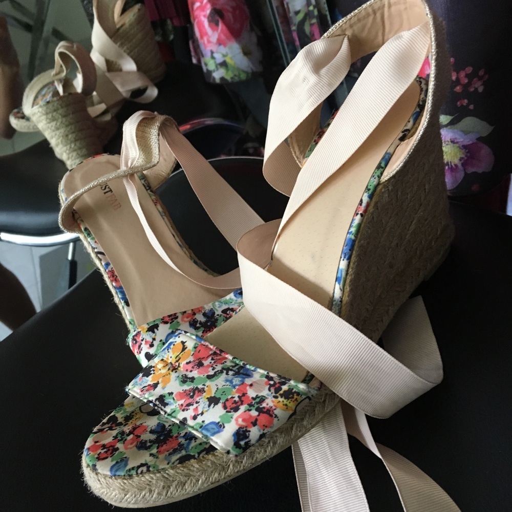 Colorful Beautiful wedges - Picture 2 of 2